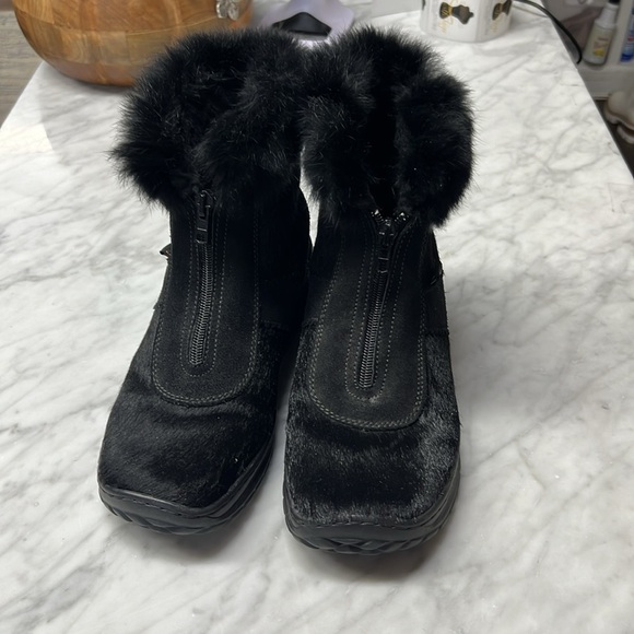 Pajar Black Pony Hair and Faux Fur Zip Front Winter Boots Size 39 - Picture 2 of 12